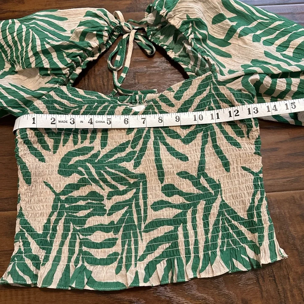 H&M Green and Tan Leaf Print Women's Top size small - Picture 9 of 9